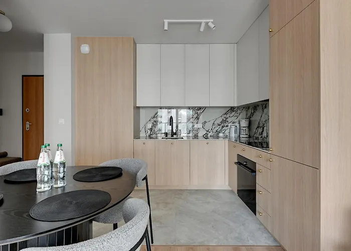 Horizon 63 Superior By Grand *