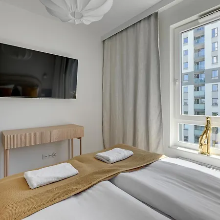 Horizon 63 Superior By Grand * Danzig